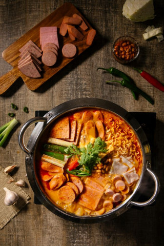 놀부부대찌개 이미지